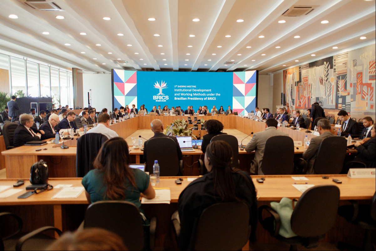 Segundo dia de reunião de Sherpas