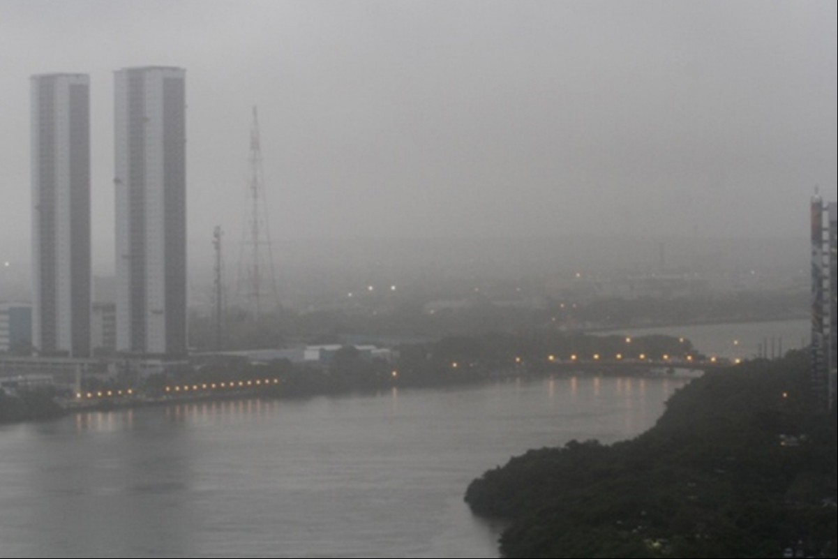 Recife debaixo de chuva/Rafael Vieira/DP