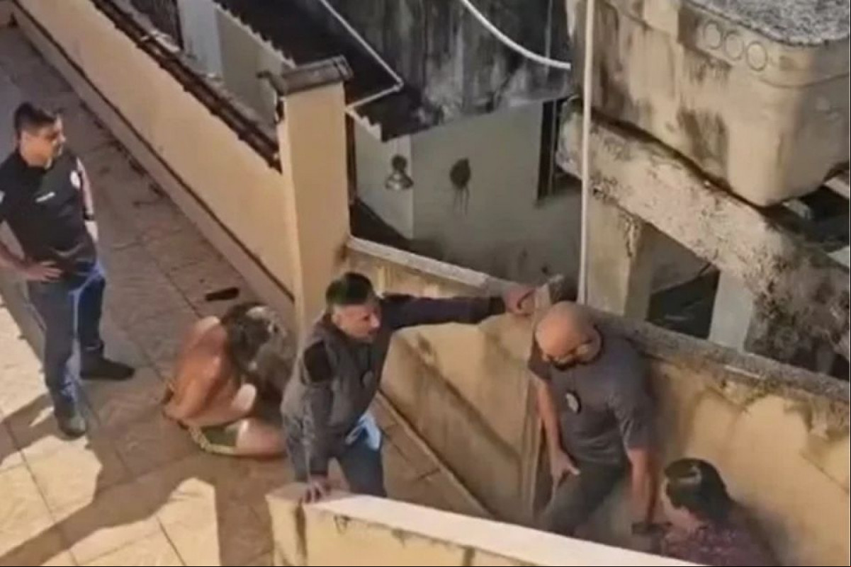 Investigações apontam que filhos ocultaram o cadáver para que pudessem manter benefícios financeiros (Reprodução )
Investigações apontam que filhos ocultaram o cadáver para que pudessem manter benefícios financeiros/Reprodução