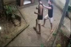 Delegado é indiciado por lesão corporal gravíssima após atirar em ambulante em Fernando de Noronha