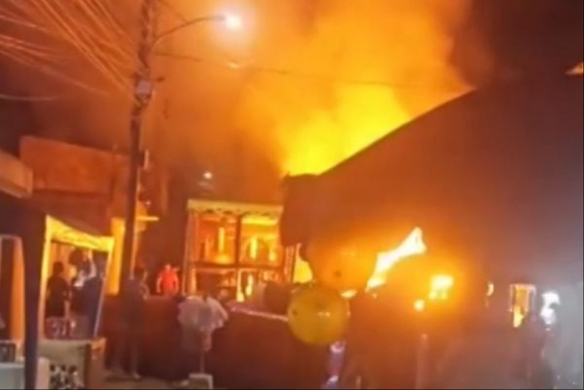 Bombeiros forma acionados para controlar as chamas
