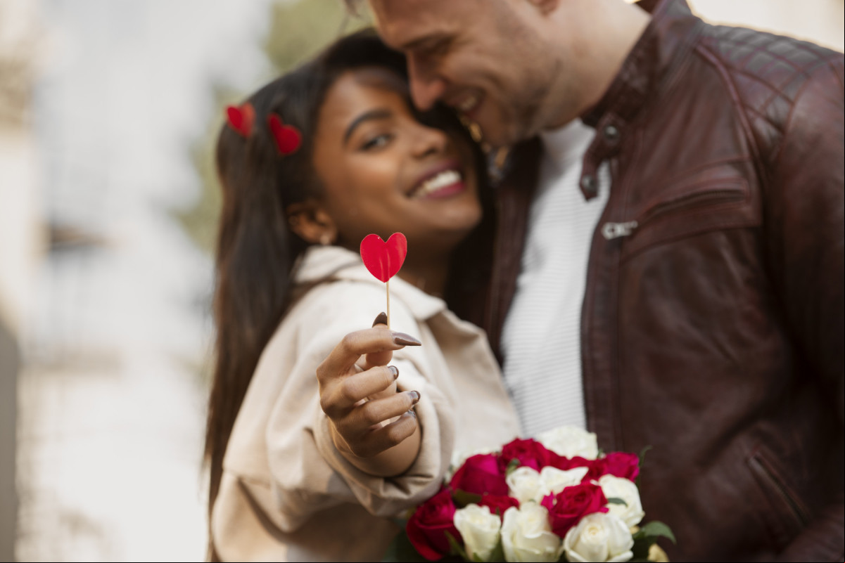 Casal celebrando o Dia dos Namorados