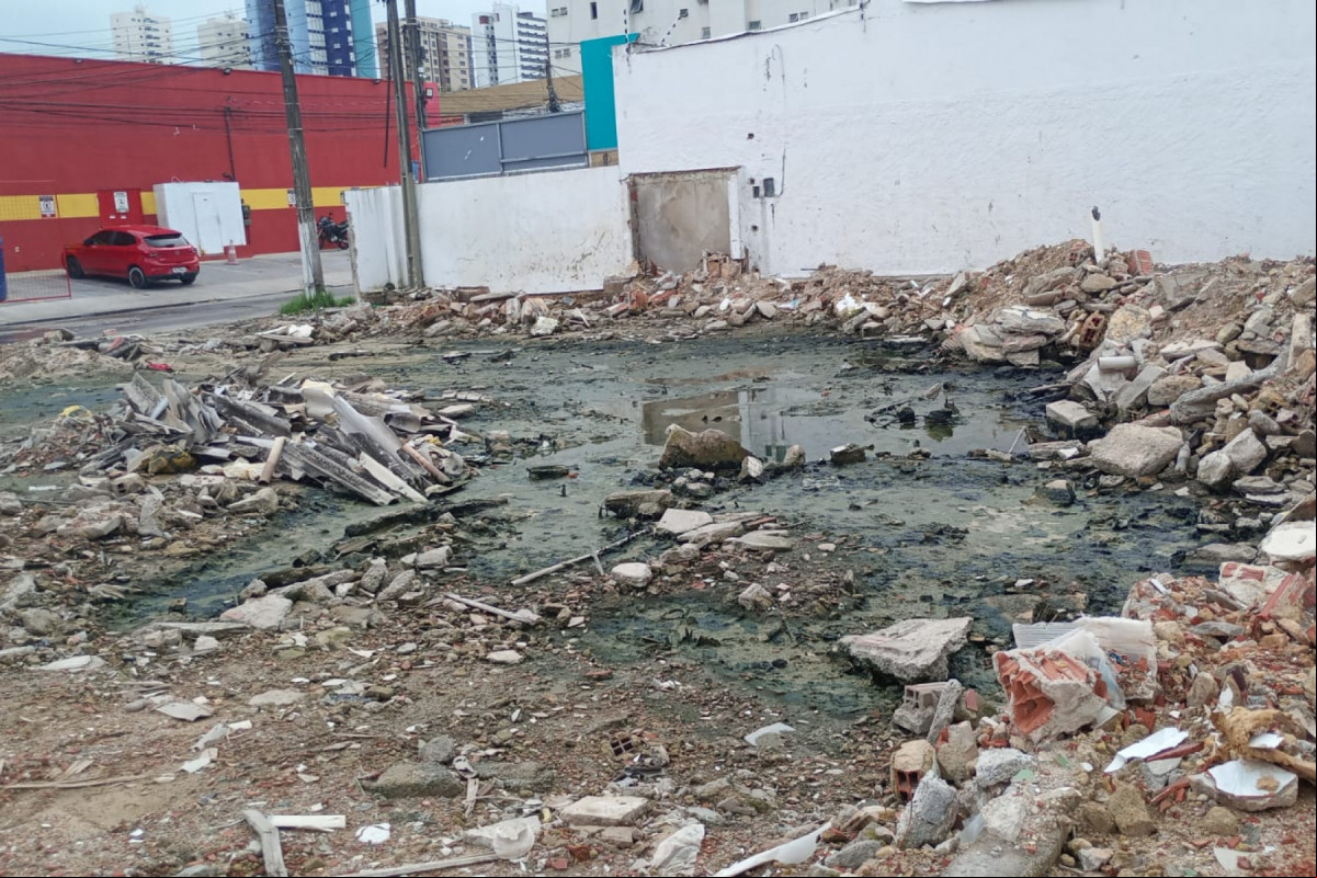 Água suja está provocando o aumento na quantidade de muriçoca na região (Foto:Cortesia / Whatsapp) Água suja está provocando o aumento na quantidade de muriçoca na região/Foto:Cortesia / Whatsapp