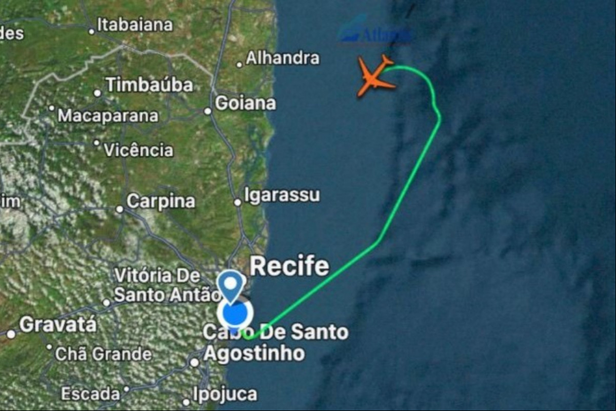 O avião está retornando para o Recife