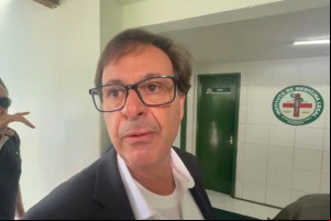 Ex-ministro do Turismo Gilson Machado foi ao IML fazer exame de corpo de delito após ser preso na manhã desta sexta-feira (13)
